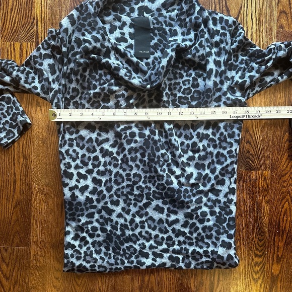 Black Leopard Print Open-Front Sweater with zip up over shoulder. - Picture 6 of 12